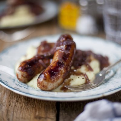 sausages with garlic mash